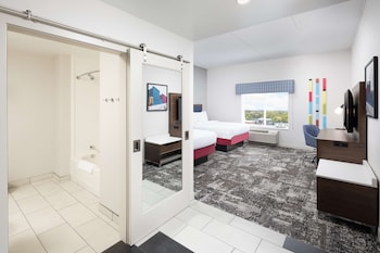 hampton inn and suites rochester downtown