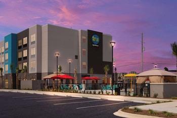tru by hilton destin