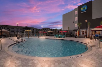 tru by hilton destin