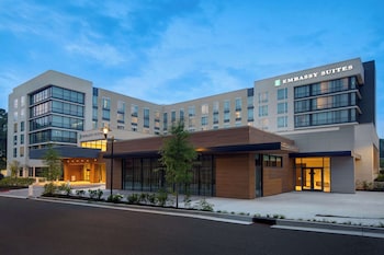 embassy suites by hilton alpharetta halcyon