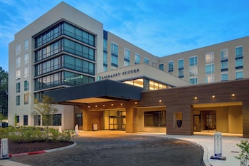 embassy suites by hilton alpharetta halcyon