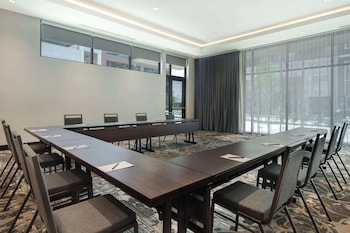 embassy suites by hilton alpharetta halcyon