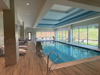 embassy suites by hilton alpharetta halcyon