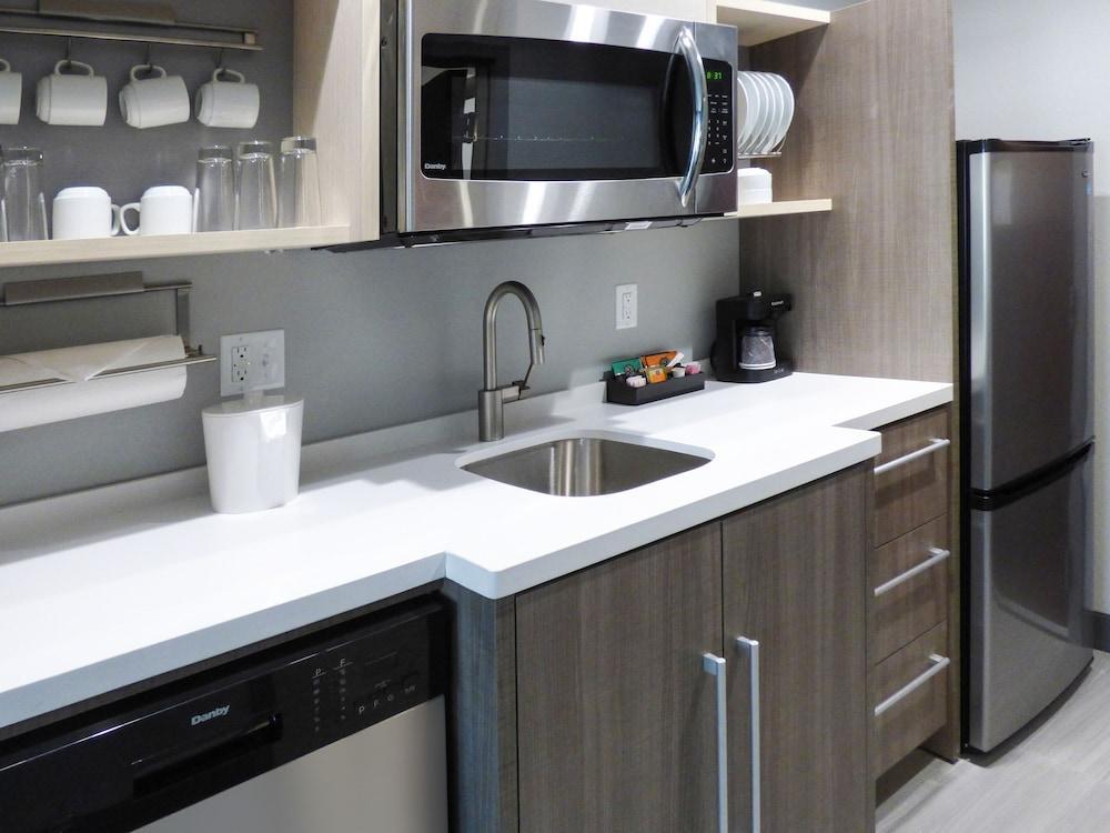 home2 suites by hilton pensacola airport medical center