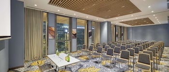hilton garden inn tbilisi riverview