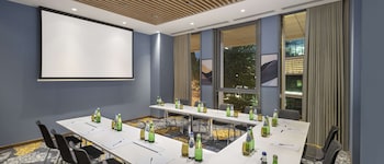 hilton garden inn tbilisi riverview