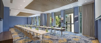 hilton garden inn tbilisi riverview