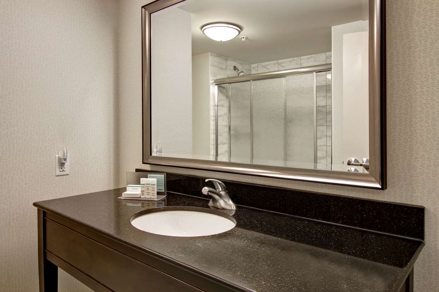 hampton inn by hilton toronto airport corporate centre