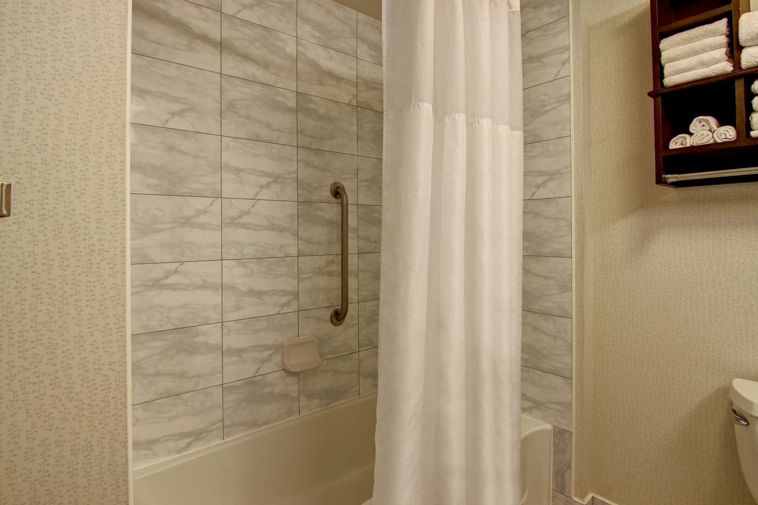 hampton inn by hilton toronto airport corporate centre