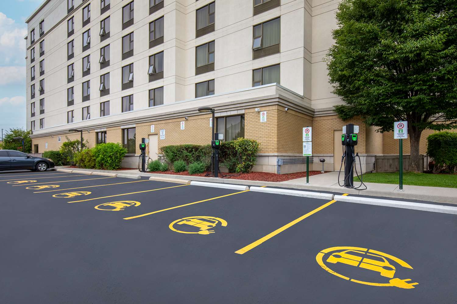 hampton inn by hilton toronto airport corporate centre