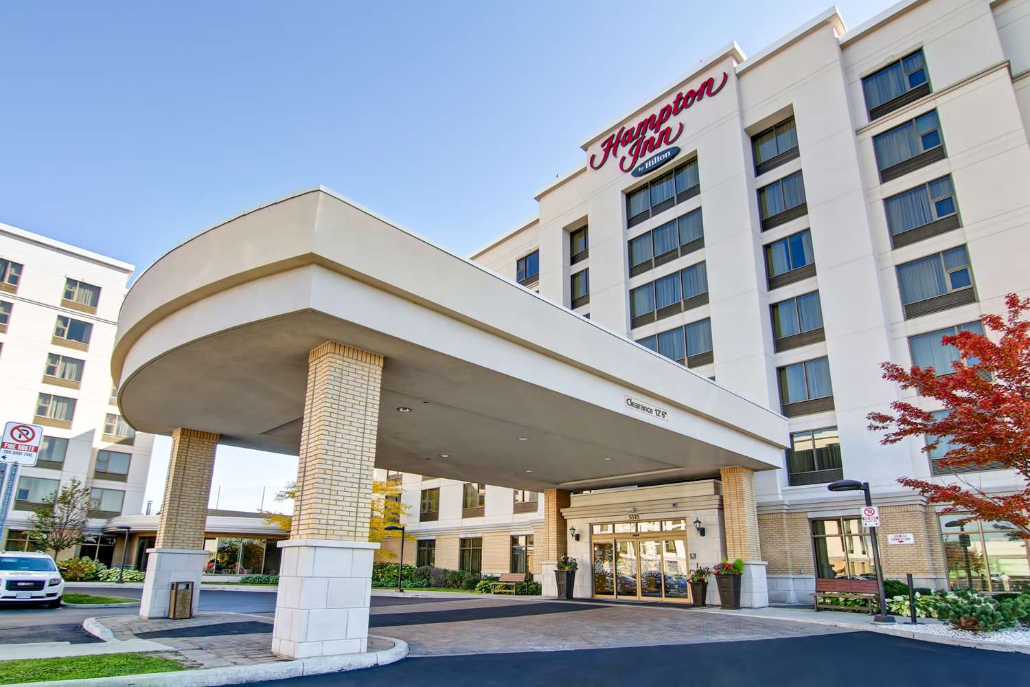 hampton inn by hilton toronto airport corporate centre
