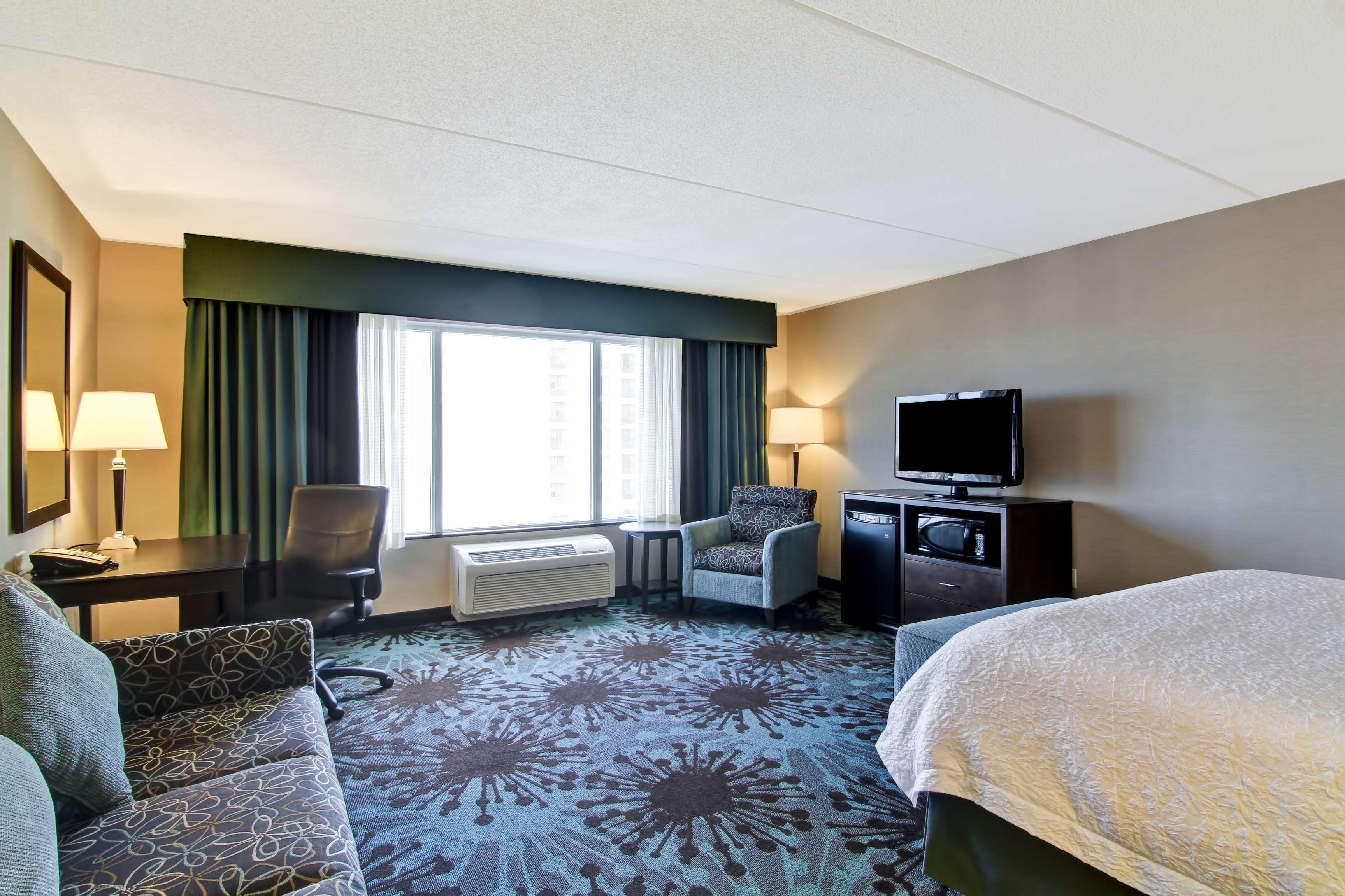 hampton inn by hilton toronto airport corporate centre