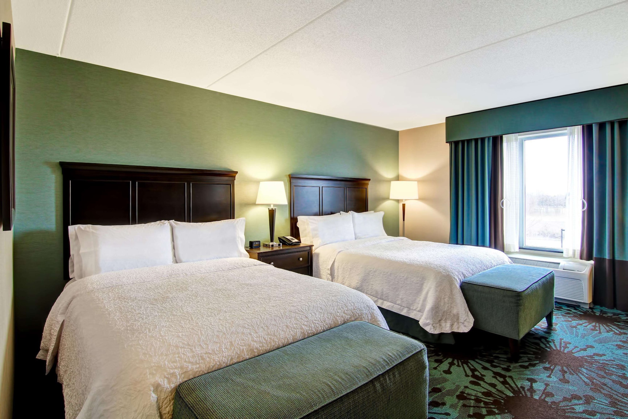 hampton inn by hilton toronto airport corporate centre