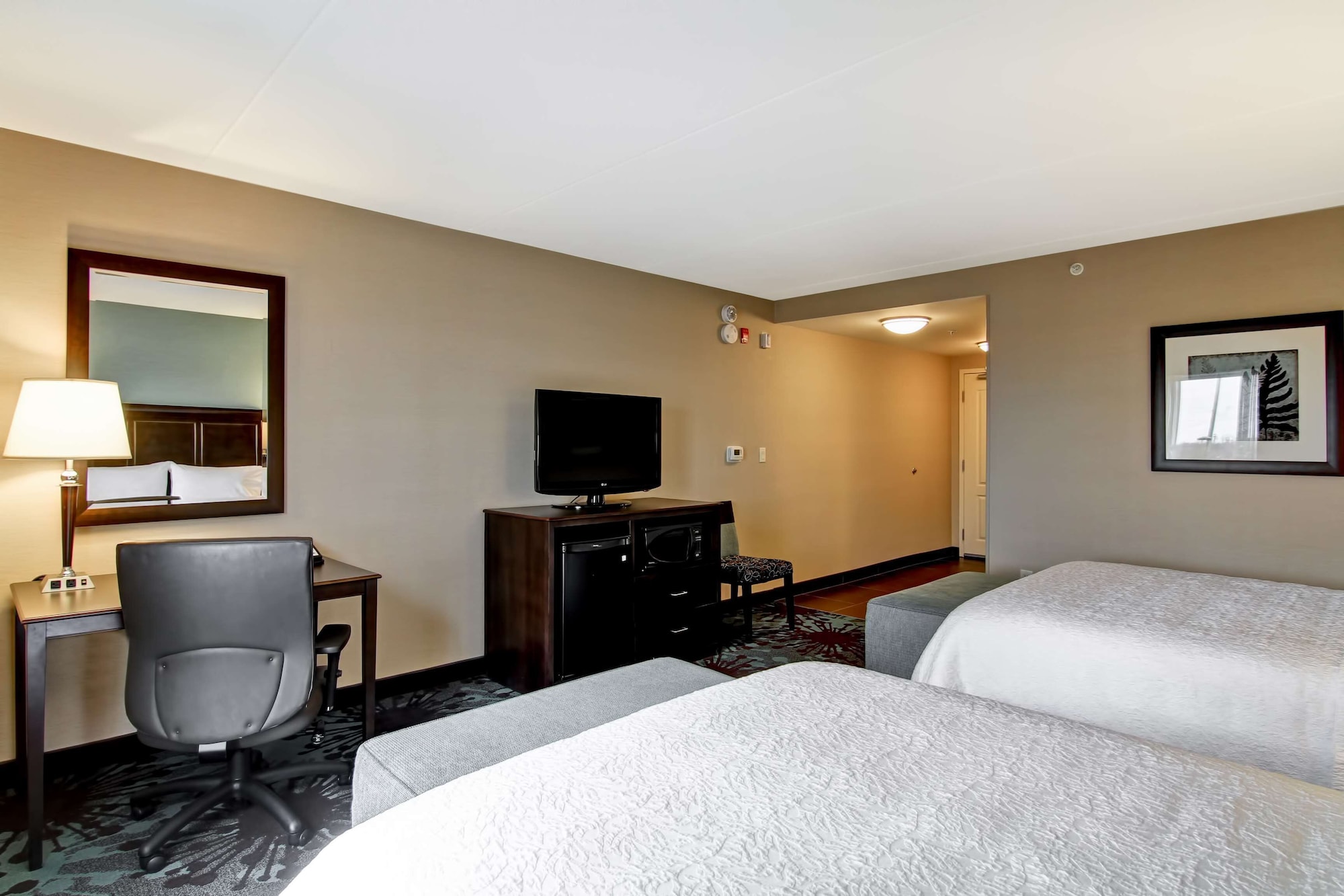 hampton inn by hilton toronto airport corporate centre