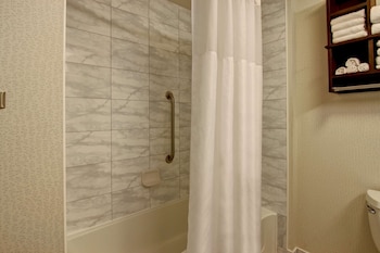 hampton inn by hilton toronto airport corporate centre