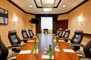 hampton inn by hilton toronto airport corporate centre