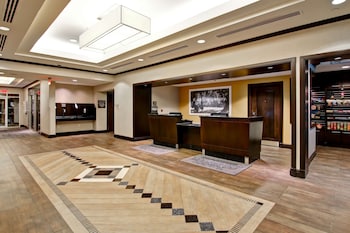 hampton inn by hilton toronto airport corporate centre