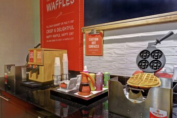 hampton inn by hilton toronto airport corporate centre