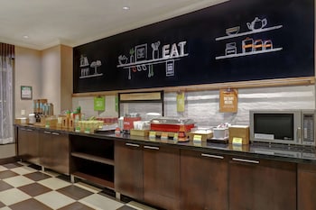 hampton inn by hilton toronto airport corporate centre