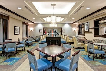 hampton inn by hilton toronto airport corporate centre
