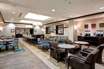 hampton inn by hilton toronto airport corporate centre
