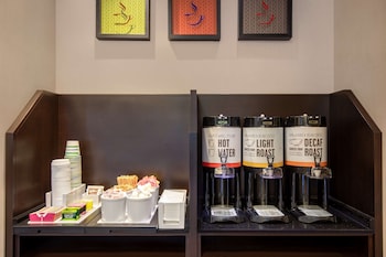 hampton inn by hilton toronto airport corporate centre