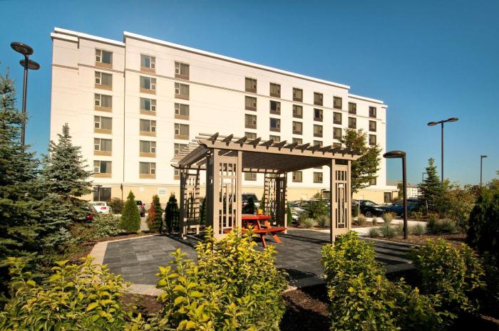 hampton inn by hilton toronto airport corporate centre