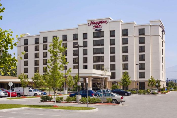 hampton inn by hilton toronto airport corporate centre