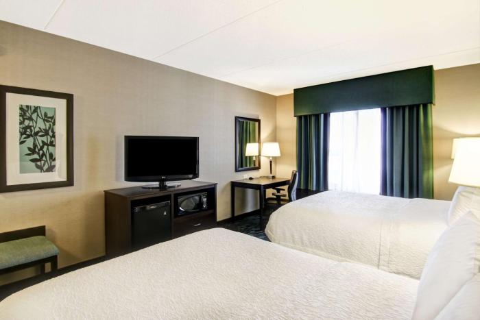 hampton inn by hilton toronto airport corporate centre