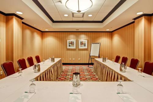 hampton inn by hilton toronto airport corporate centre