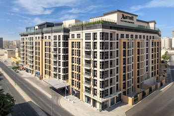 Marriott Executive Apartments Doha, Le Mirage City Walk,Ibn Mahmoud Street,5 star
