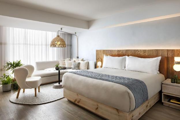 1 hotel toronto