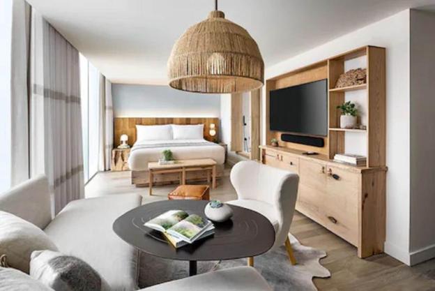 1 hotel toronto