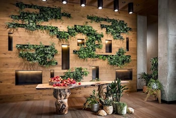 1 hotel toronto