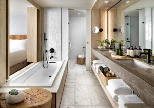 1 hotel toronto