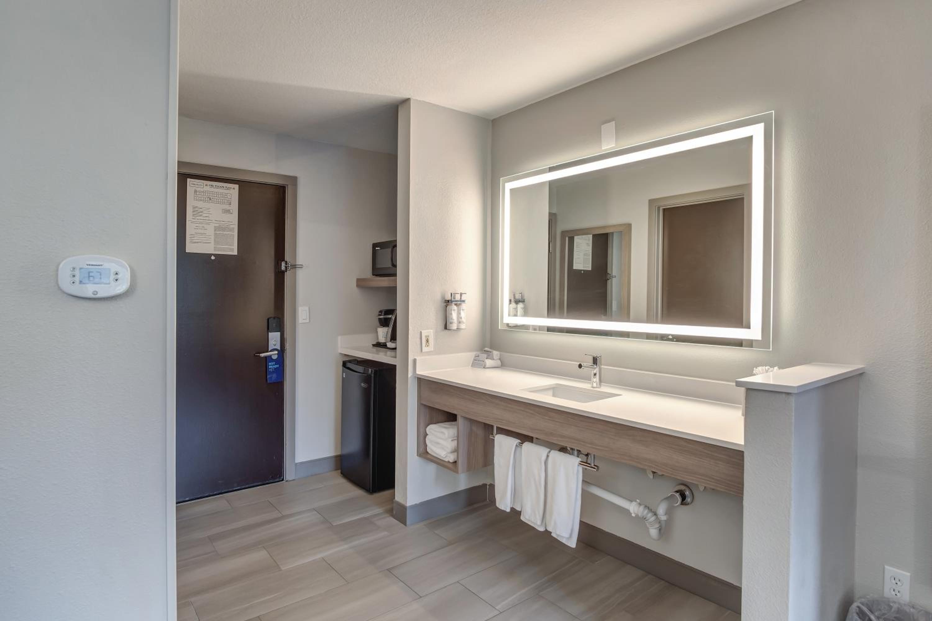holiday inn express portland east troutdale an ihg hotel