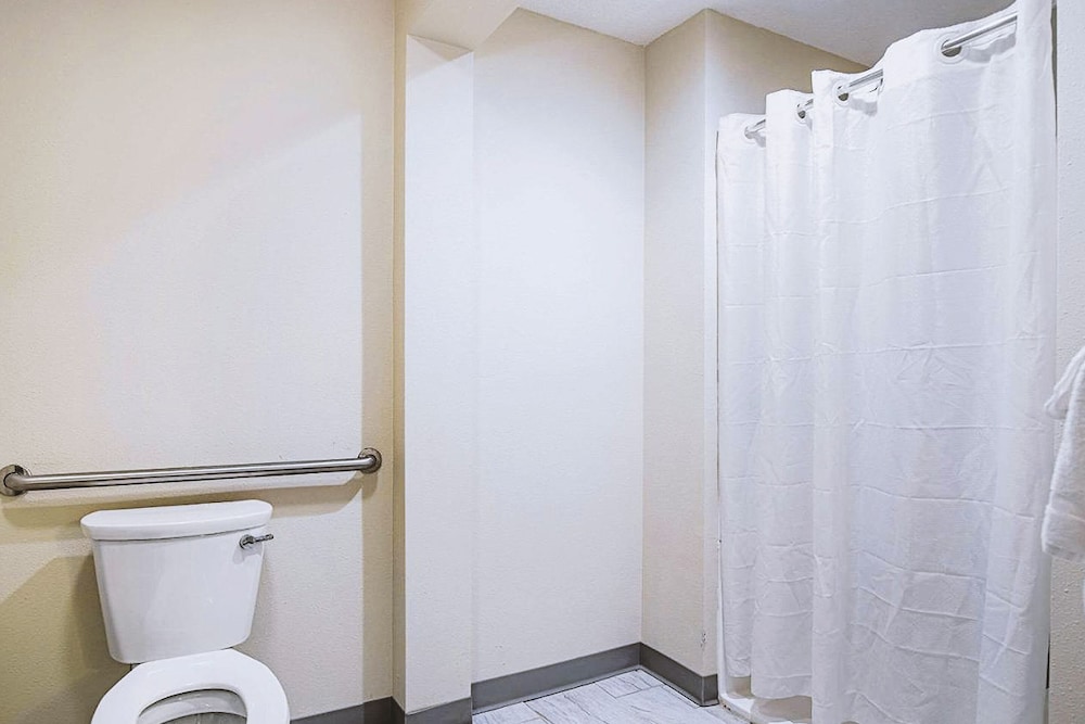 norwood inn and suites milwaukee