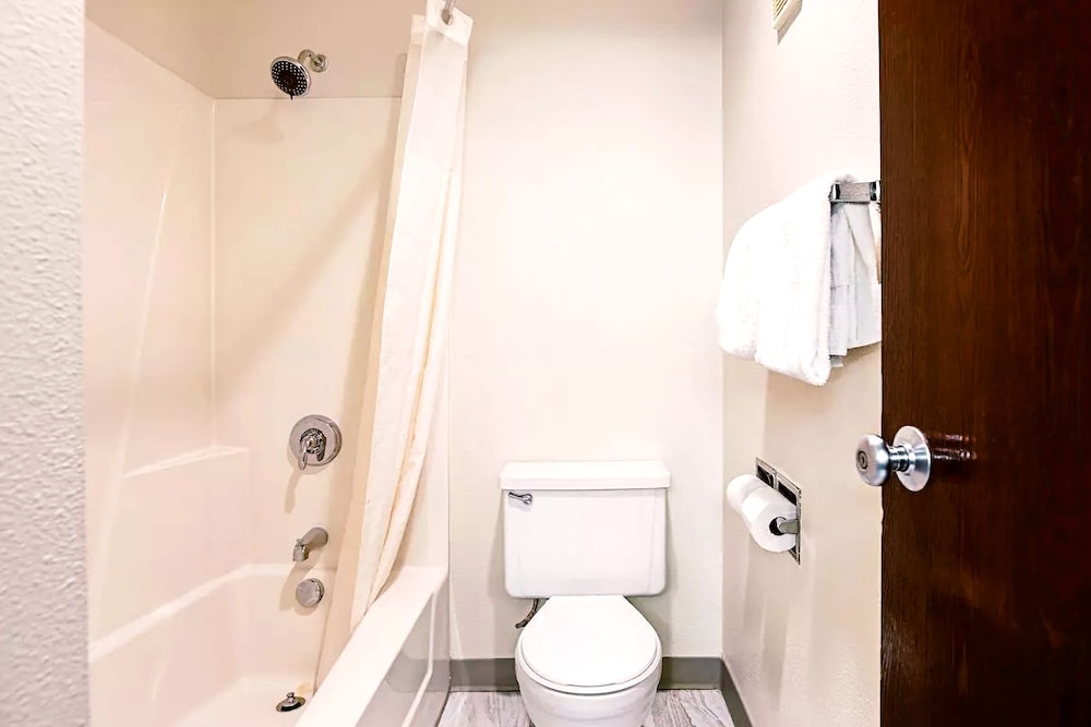 norwood inn and suites milwaukee