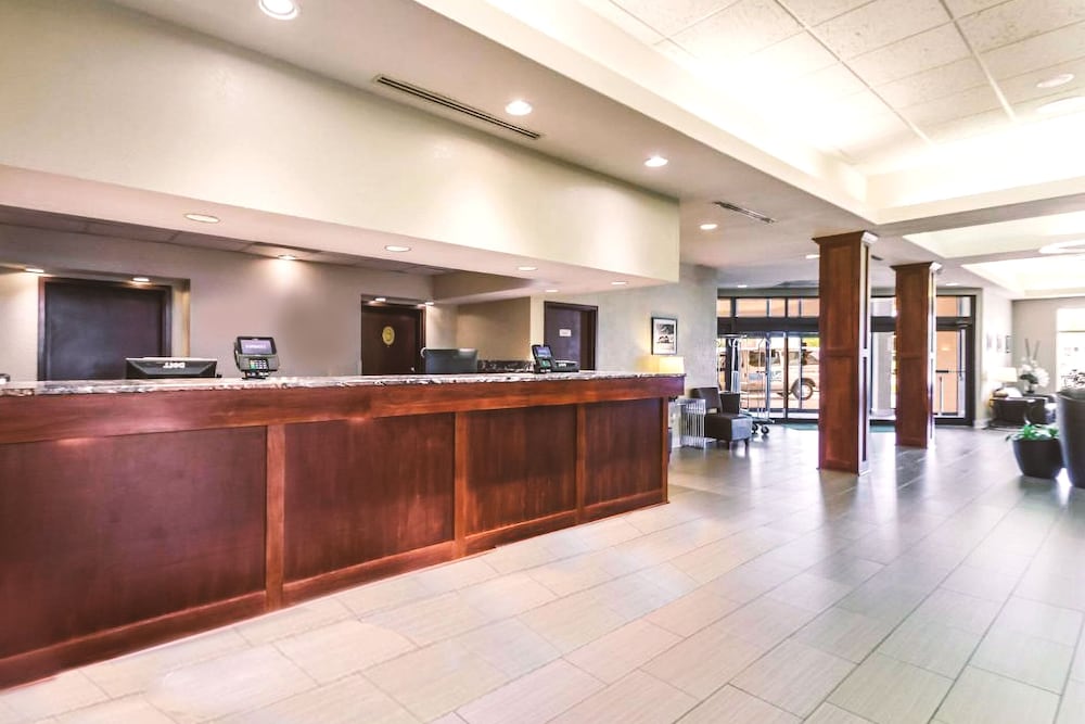 norwood inn and suites milwaukee
