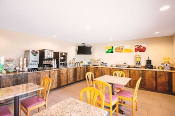 norwood inn and suites milwaukee