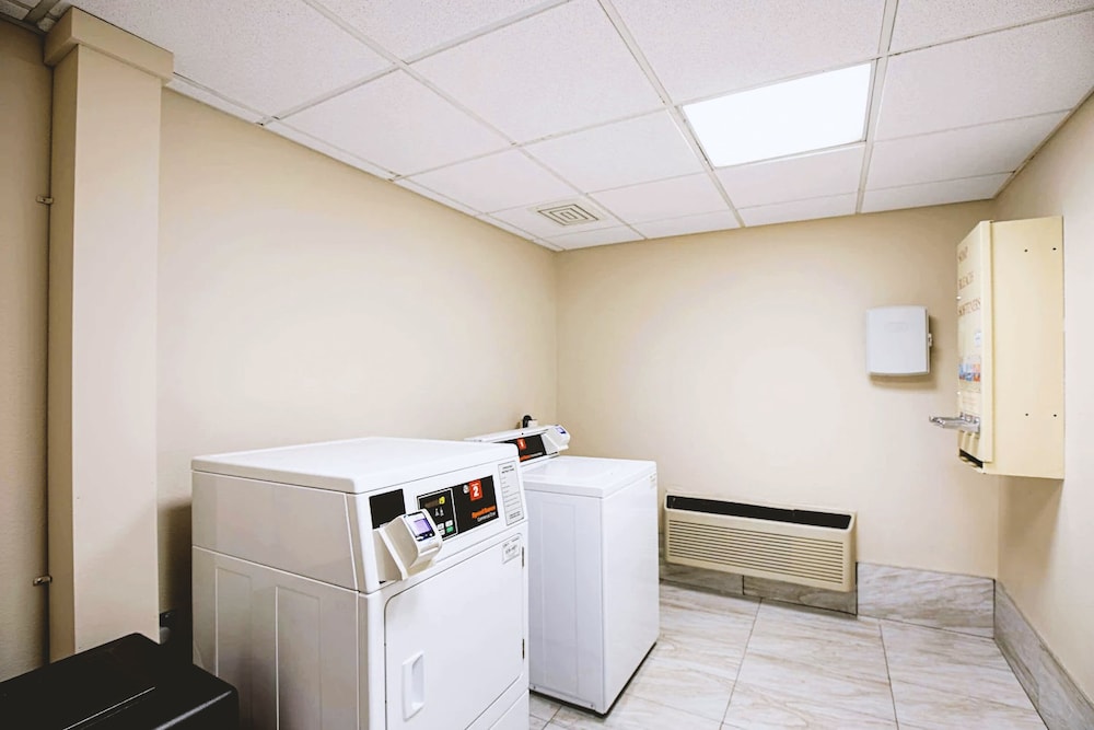 norwood inn and suites milwaukee