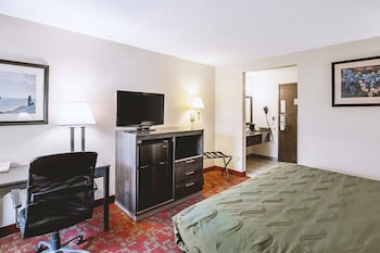 norwood inn and suites milwaukee