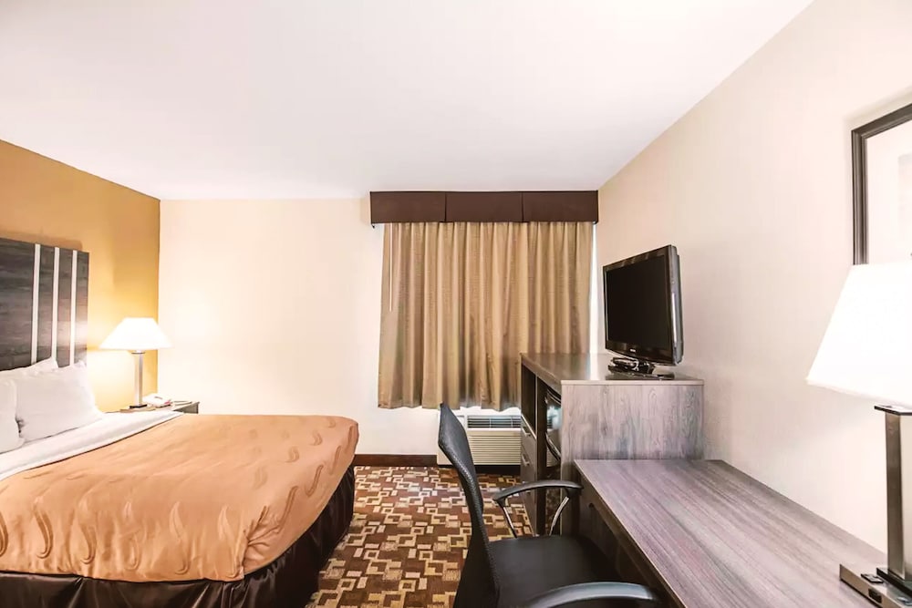 norwood inn and suites milwaukee