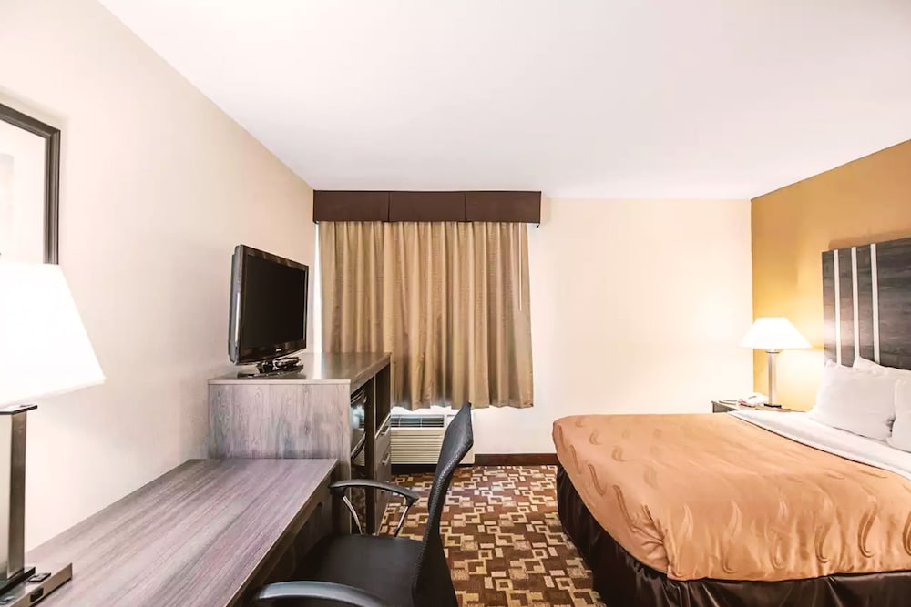 norwood inn and suites milwaukee