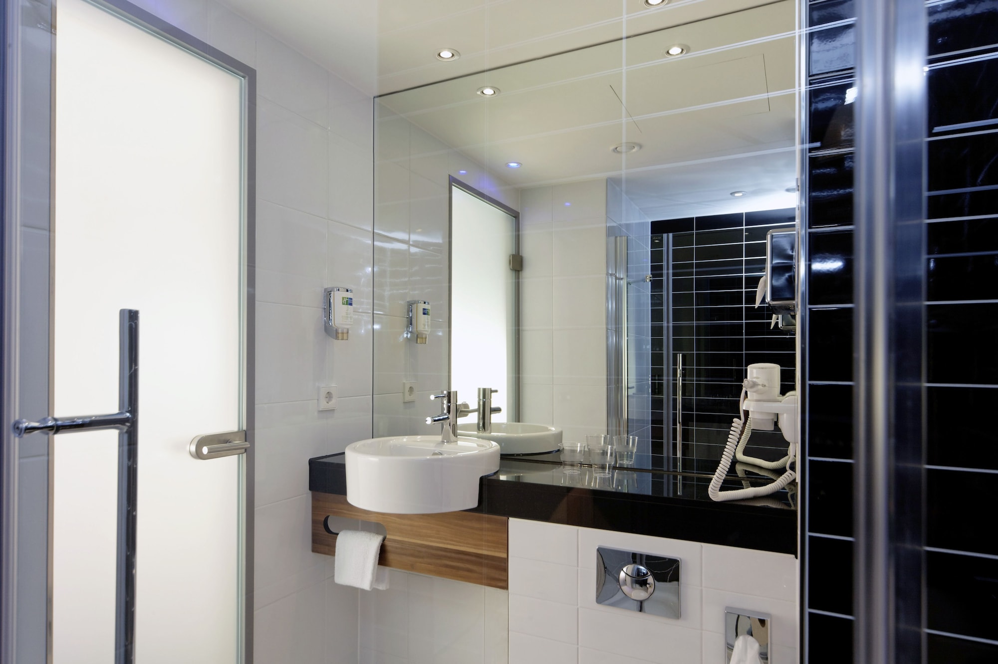 holiday inn express augsburg by ihg