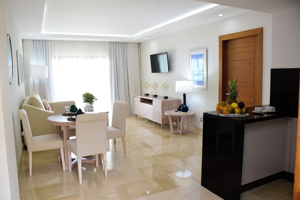 hacienda samana bay hotel and residences