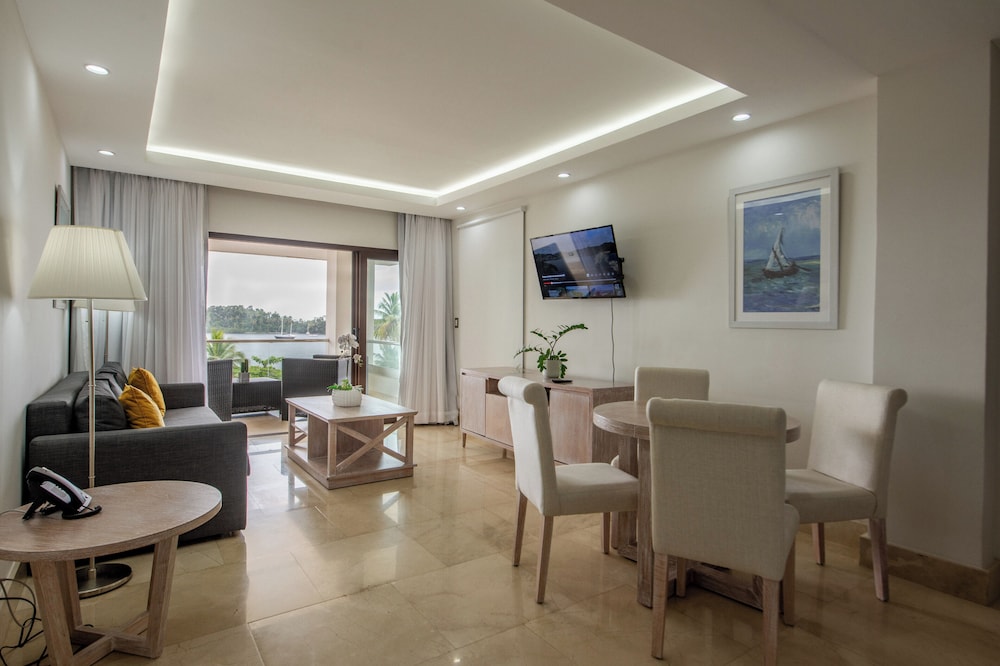 hacienda samana bay hotel and residences