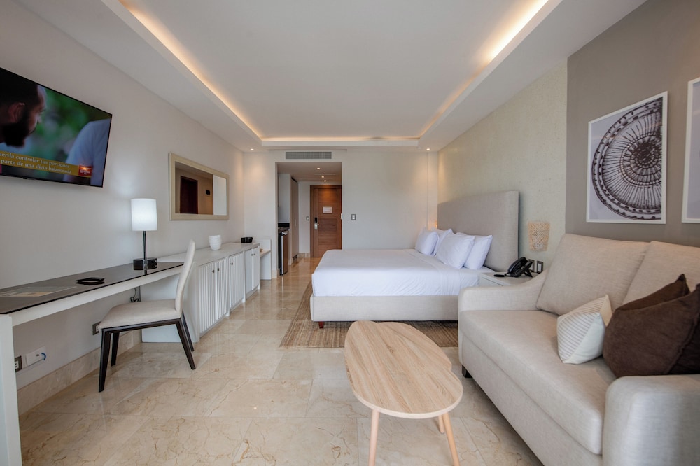 hacienda samana bay hotel and residences