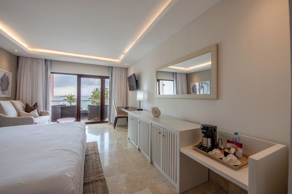 hacienda samana bay hotel and residences