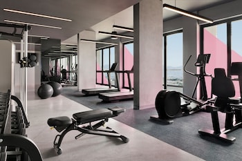 aloft muscat